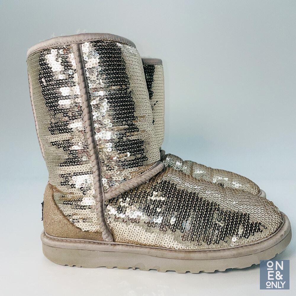 UGG Classic Short Sparkle Boots Sequin Winter Shearling Lined Womens 6 Gold 3161